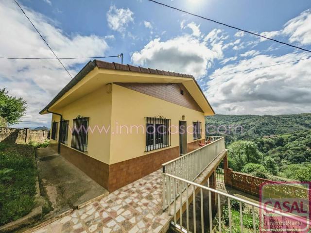 Chalet en venta en Morcín, Asturias