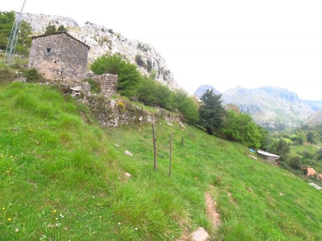 Chalet en venta en Miera, Cantabria