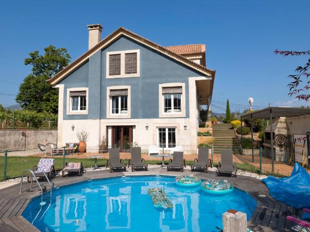 Villa en venta en Mos