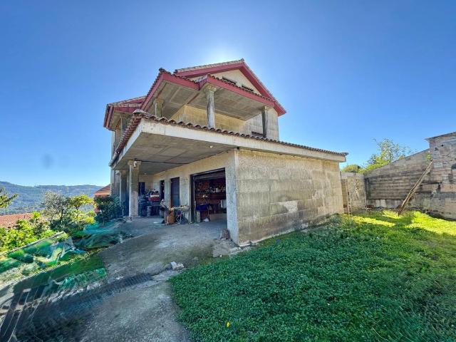 Chalet en venta en Mos, Vigo