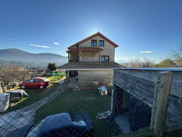 Chalet en venta en Mos, Vigo
