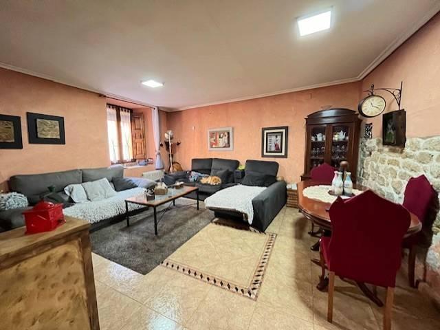 Chalet en venta en Mucientes, Castilla y León