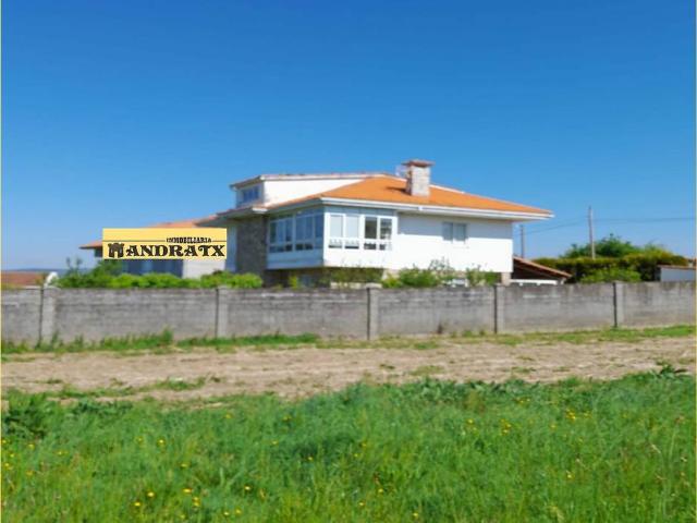 Chalet en venta en Mugardos, Ferrol