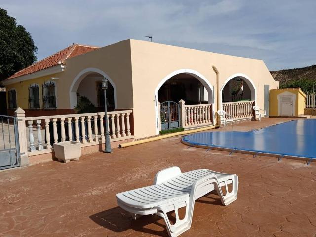 Villa en venta en Mula