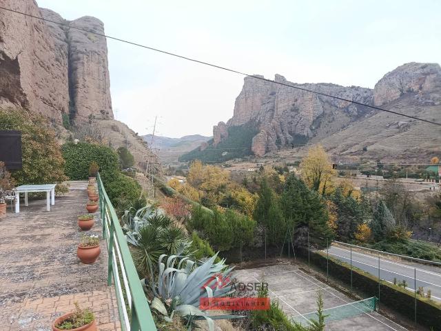 Chalet en venta en Nalda, La Rioja