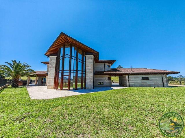 Chalet en venta en Nava, Asturias