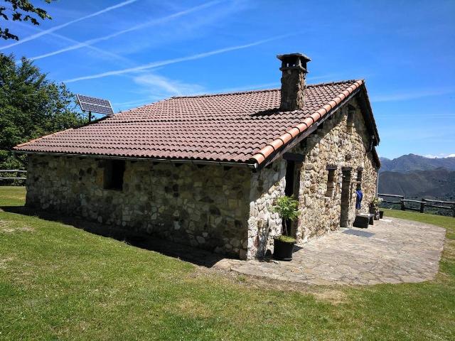 Villa en venta en Nava, Castañera