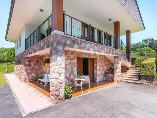 Chalet en venta en Nava, Asturias