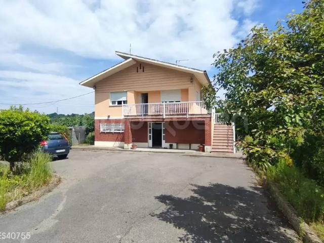 Chalet en venta en Nava, Asturias