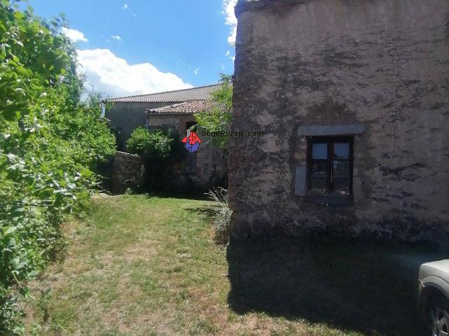 Villa en venta en Navafría