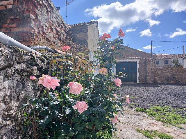 Villa en venta en Navafría