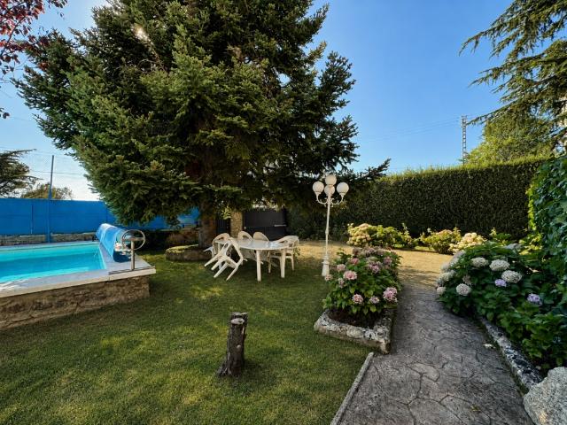 Chalet en venta en Navas de Riofrío, Segovia