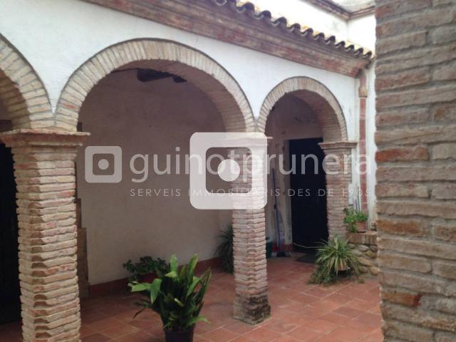 Villa en venta en Navata