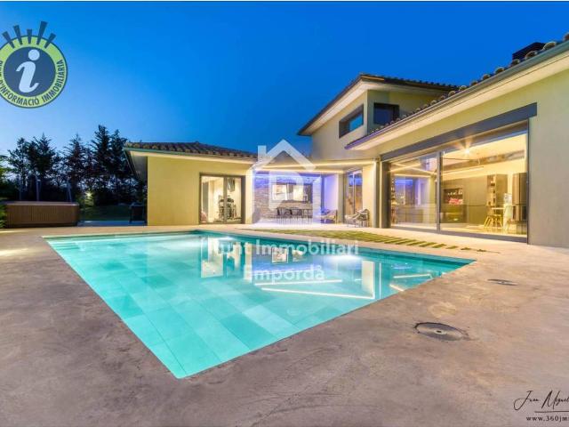 Chalet en venta en Alt Empordà, Catalunya