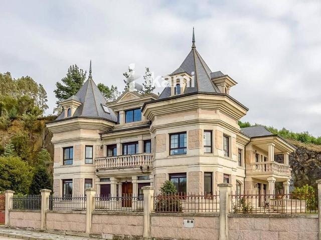 Chalet en venta en Navia, Asturias