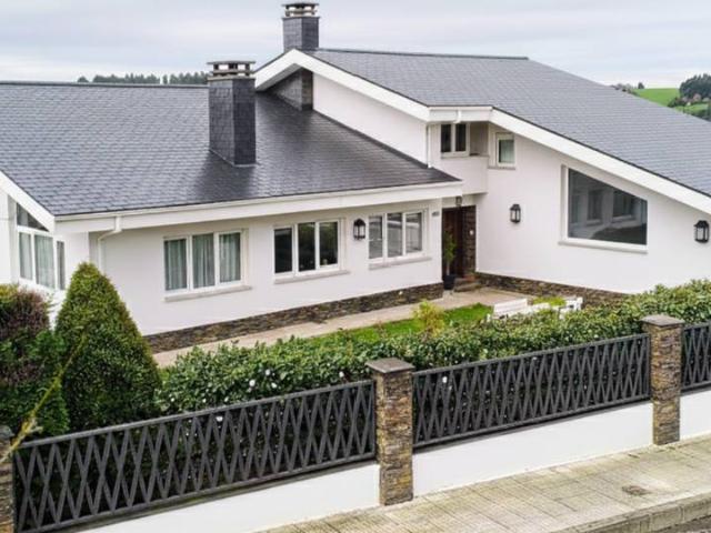Chalet en venta en Navia, Asturias