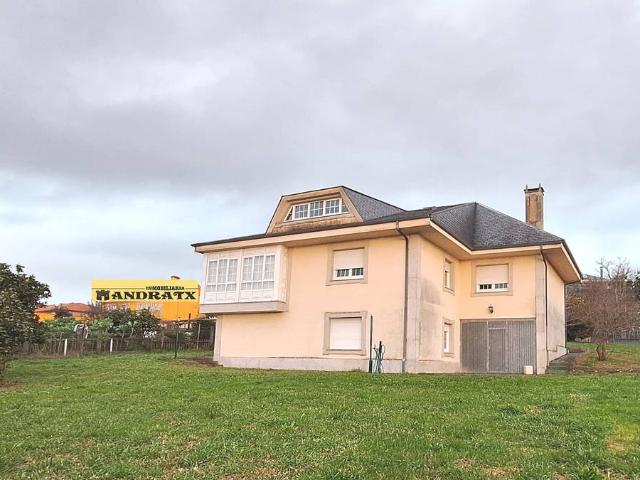 Chalet en venta en Neda, Ferrol
