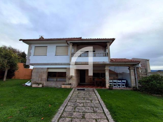 Chalet en venta en A Angustia, Vigo