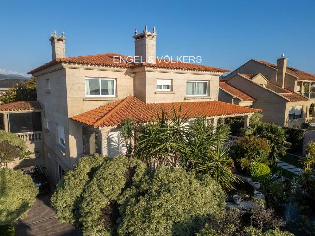 Chalet en venta en A Angustia, Vigo