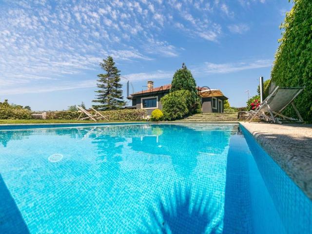 Chalet en venta en A Angustia, Vigo