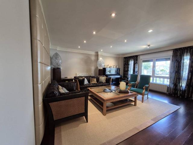 Chalet en venta en A Angustia, Vigo