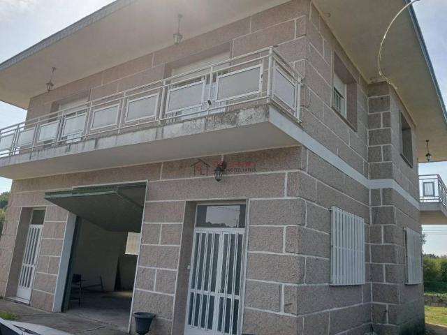 Villa en venta en Nogueira De Ramuín