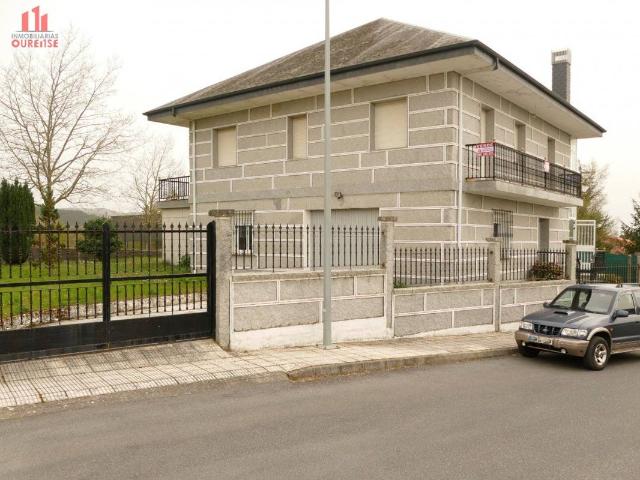 Villa en venta en Nogueira De Ramuín