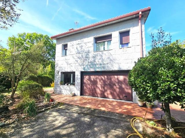 Villa en venta en Nogueira De Ramuín