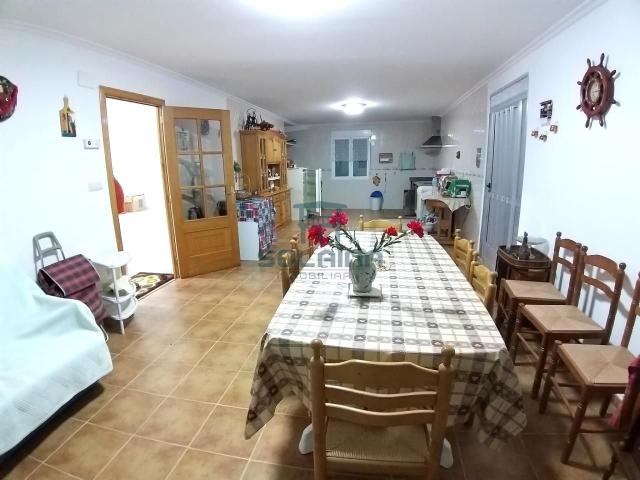 Villa en venta en Nogueira De Ramuín