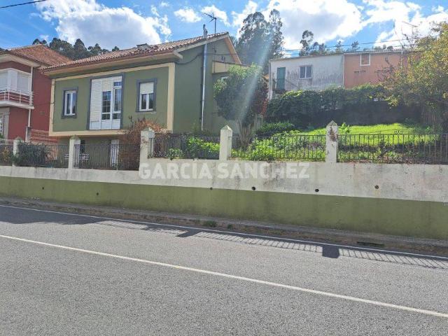 Chalet en venta en Noia