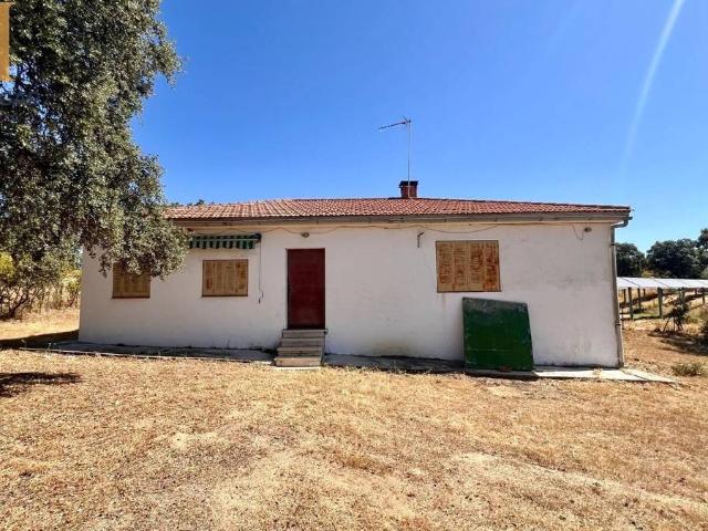 Villa en venta en Nombela