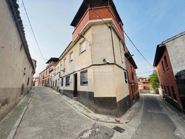 Villa en venta en Nombela