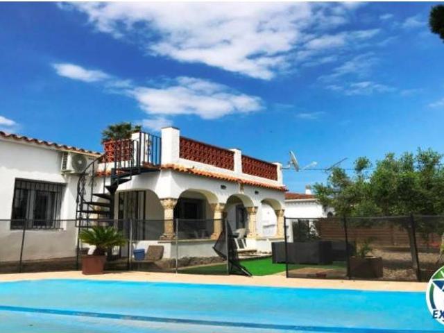 Villa en venta en Roses