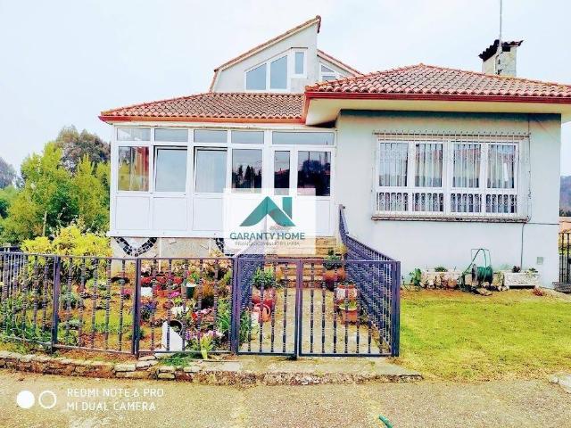Chalet en venta en Oleiros, A Coruña