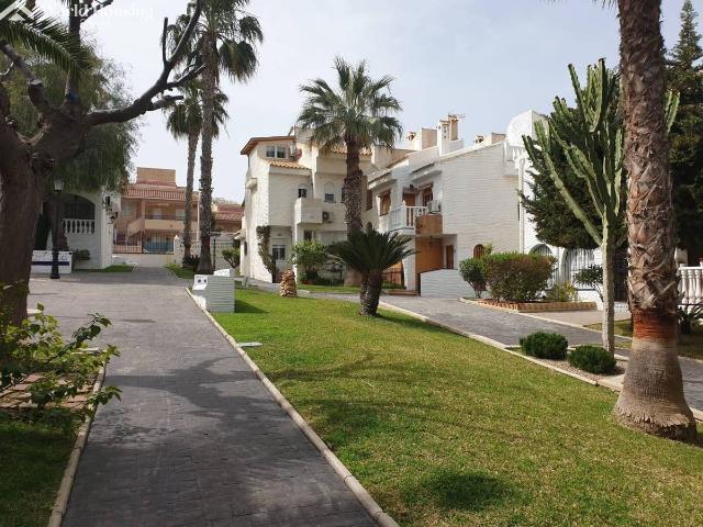 Villa en venta en Santa Pola