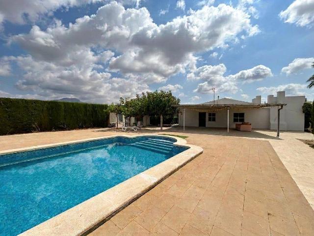 Chalet en venta en La Cruz, el Vinalopó Mitjà / El Vinalopó Medio