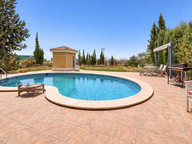 Chalet en venta en La Cruz, el Vinalopó Mitjà / El Vinalopó Medio