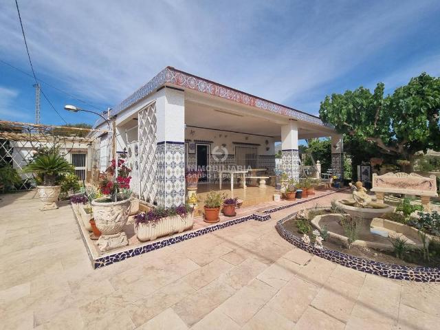 Villa en venta en Novelda, La Cruz