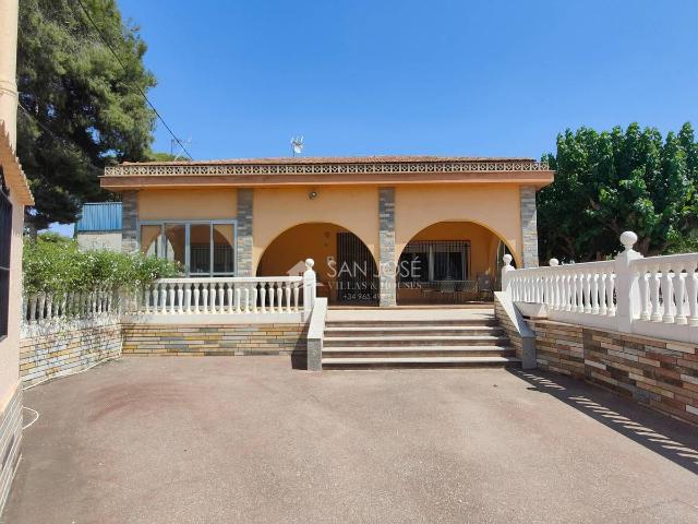 Villa en venta en Novelda, La Cruz