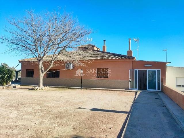 Chalet en venta en La Cruz, el Vinalopó Mitjà / El Vinalopó Medio