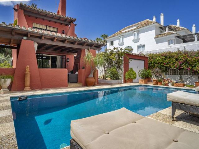Villa en venta en Marbella, Casco antiguo