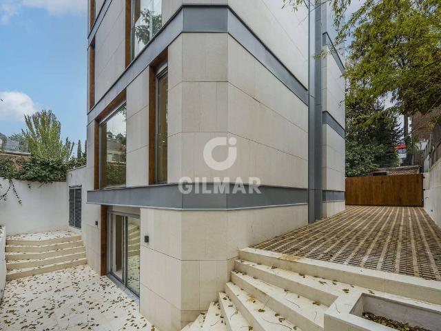 Villa en venta en Madrid, Cortes