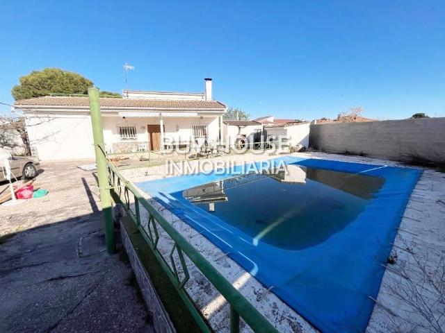Villa en venta en Numancia De La Sagra
