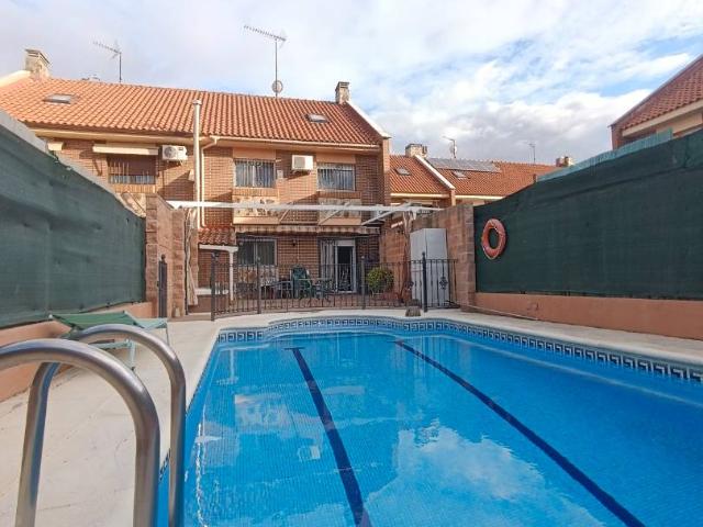 Chalet en venta en Numancia De La Sagra, Toledo