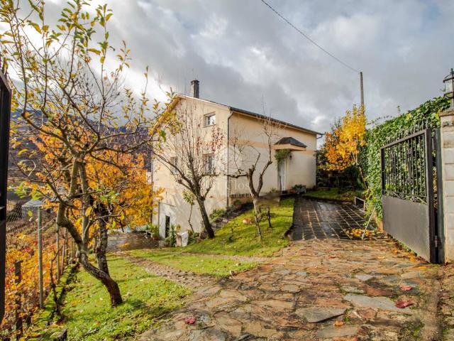 Chalet en venta en O Barco de Valdeorras, Valdeorras