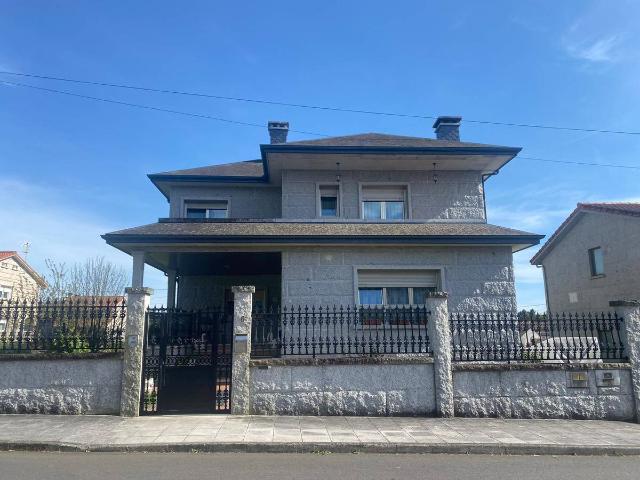 Chalet en venta en O Carballiño