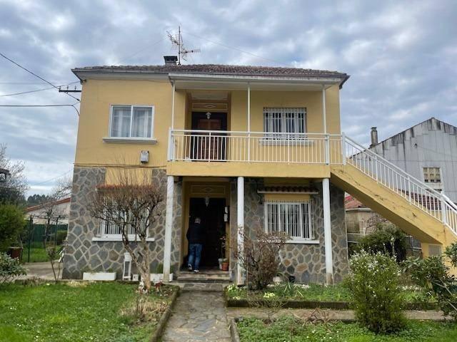 Chalet en venta en O Carballiño