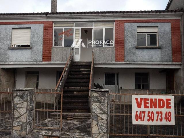 Villa en venta en O Carballiño, O Tellado