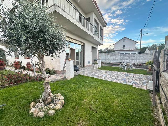 Villa en venta en O Carballiño, O Tellado