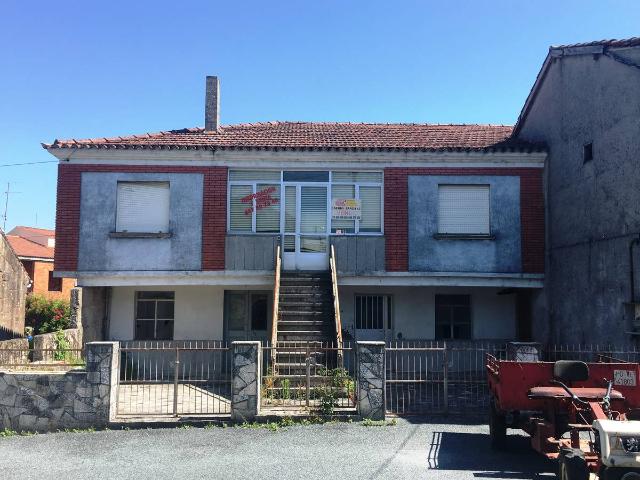 Chalet en venta en O Carballiño